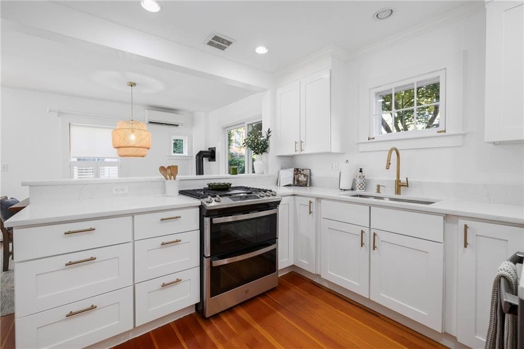 Single Family Residence at 19 Third Street, Newport, photo 15 of 36