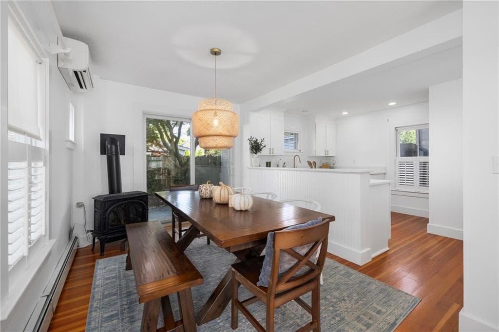 Single Family Residence at 19 Third Street, Newport, photo 11 of 36