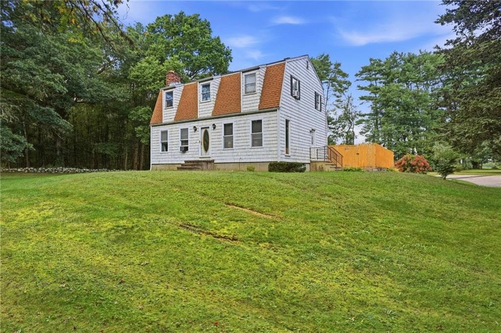 Single Family Residence at 107 Church Street, Westerly, photo 2 of 48