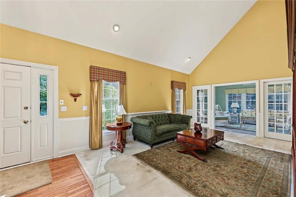 Condominium at 20 Ivy Garden Way, East Greenwich, photo 7 of 43