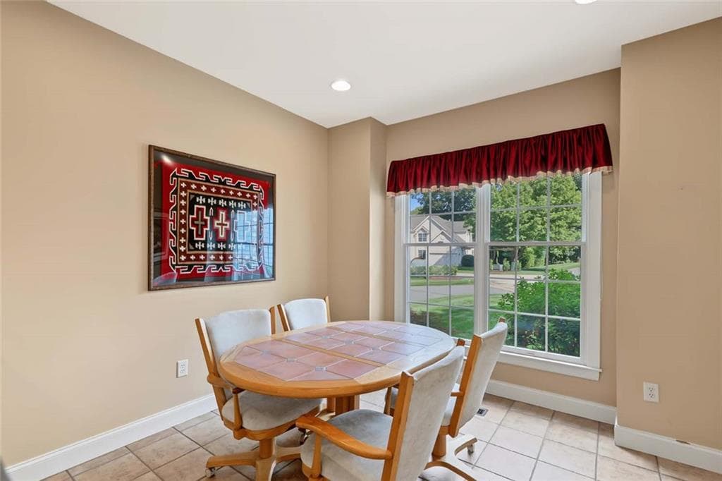 Condominium at 20 Ivy Garden Way, East Greenwich, photo 11 of 43