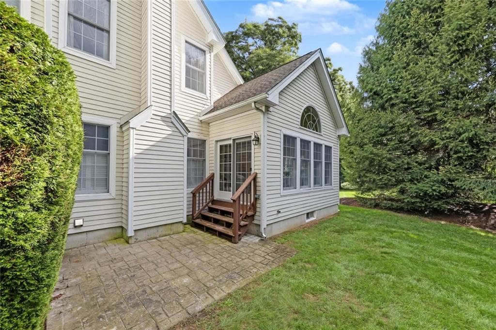 Condominium at 20 Ivy Garden Way, East Greenwich, photo 40 of 43