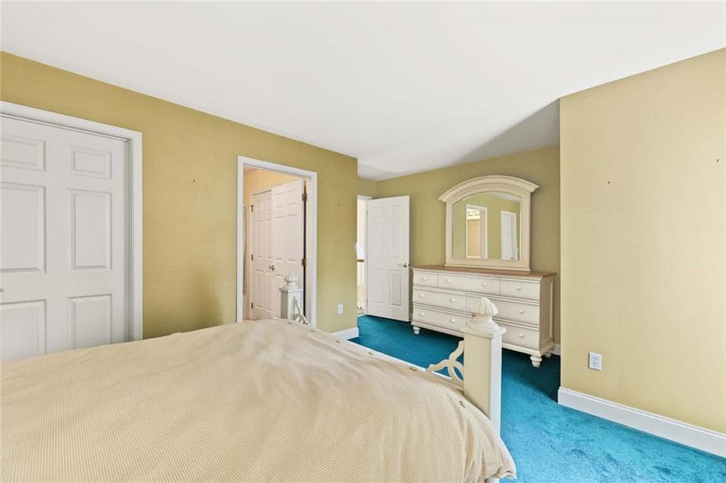 Condominium at 20 Ivy Garden Way, East Greenwich, photo 35 of 43