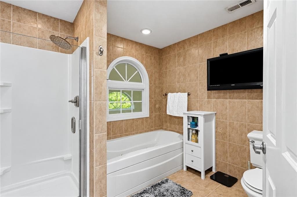 Condominium at 24 Silver Pines Boulevard, North Smithfield, photo 23 of 36