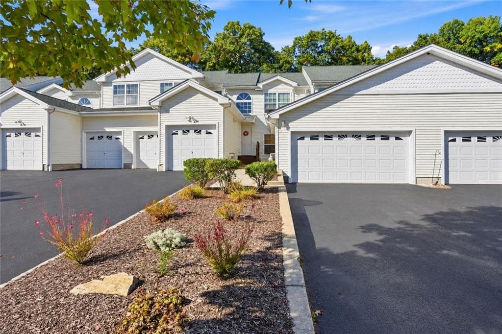 Condominium at 24 Silver Pines Boulevard, North Smithfield, photo 33 of 36