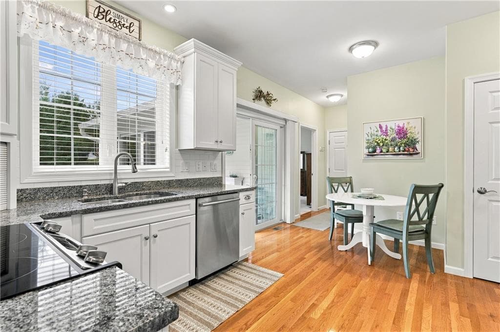 Condominium at 170 Providence Pike UNIT 95, North Smithfield, photo 16 of 33
