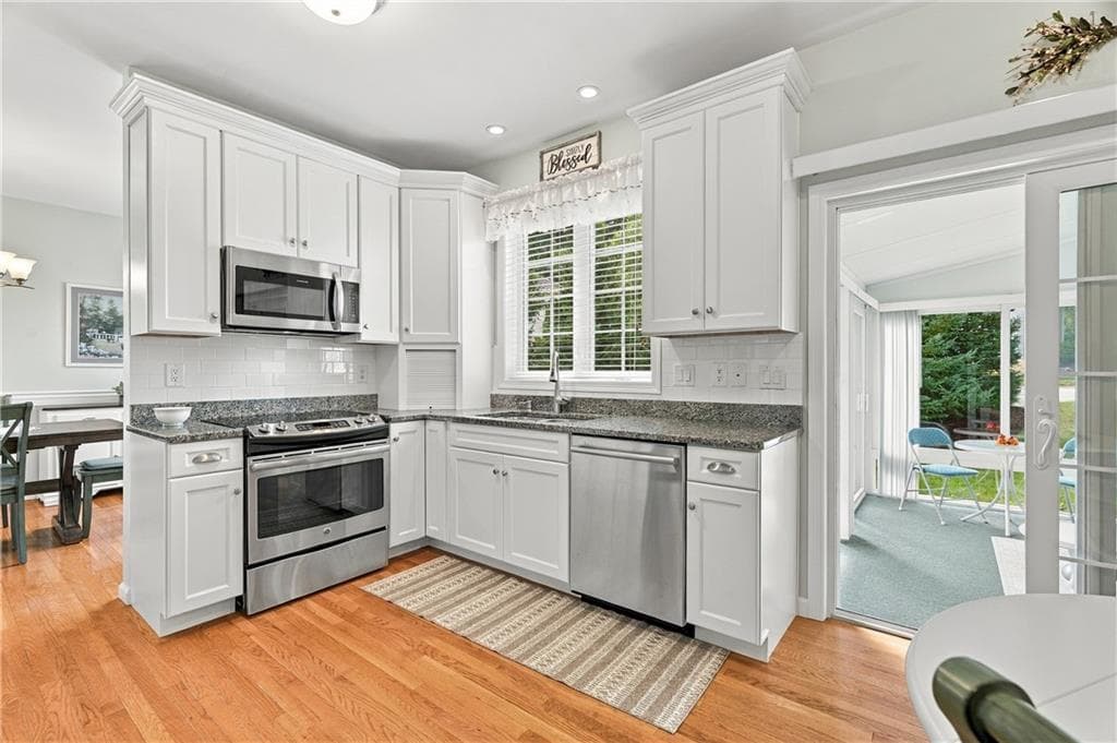Condominium at 170 Providence Pike UNIT 95, North Smithfield, photo 14 of 33