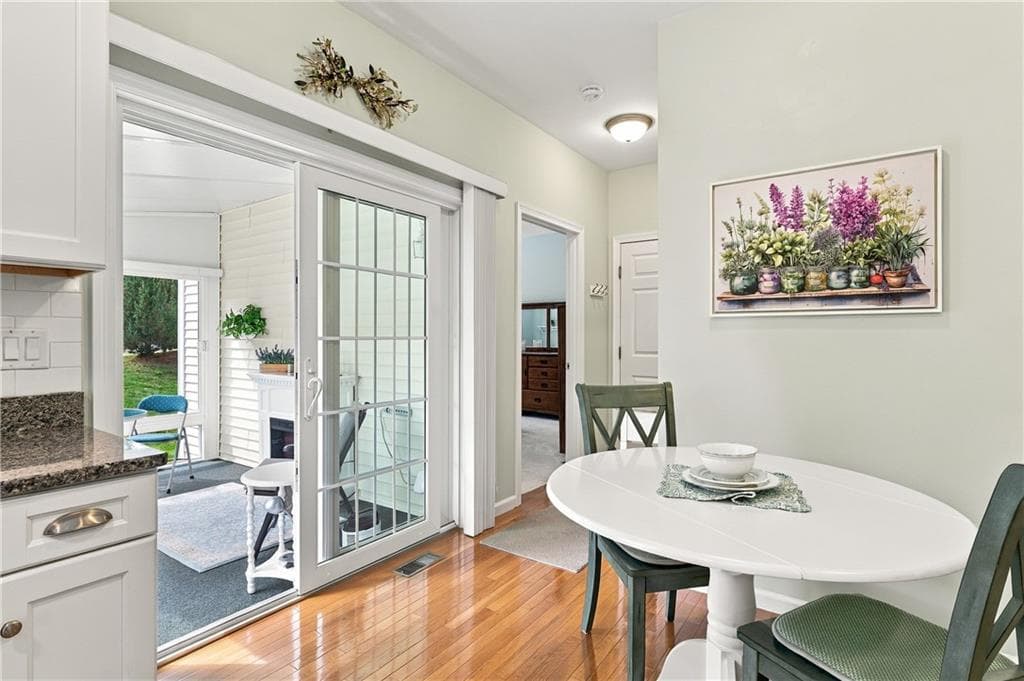 Condominium at 170 Providence Pike UNIT 95, North Smithfield, photo 18 of 33