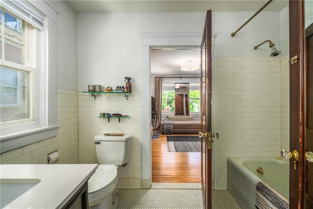 Single Family Residence at 190 Lexington Avenue, Providence, photo 30 of 50