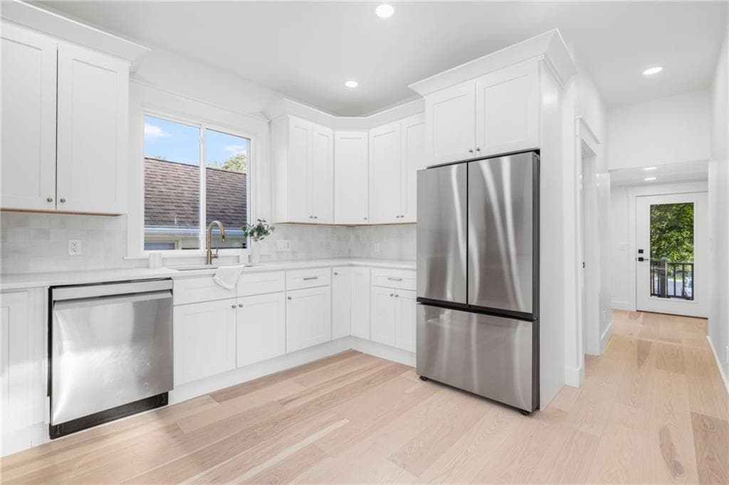 Condominium at 7 Sheffield Avenue UNIT B, Newport, photo 12 of 41
