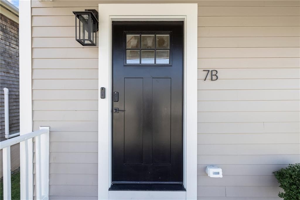 Condominium at 7 Sheffield Avenue UNIT B, Newport, photo 5 of 41