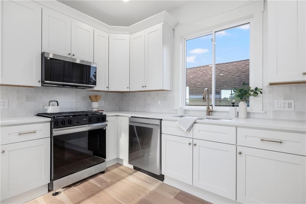 Condominium at 7 Sheffield Avenue UNIT B, Newport, photo 15 of 41