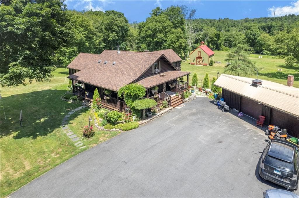 Single Family Residence at 84 Dark Lantern Hill Road, Killingly, photo 13 of 49
