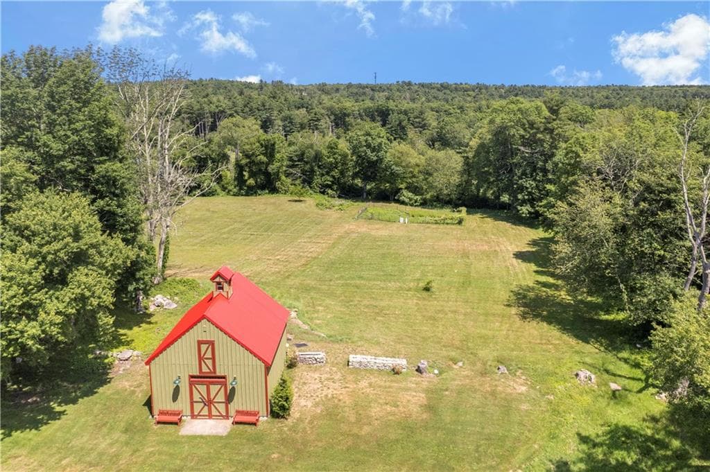 Single Family Residence at 84 Dark Lantern Hill Road, Killingly, photo 16 of 49