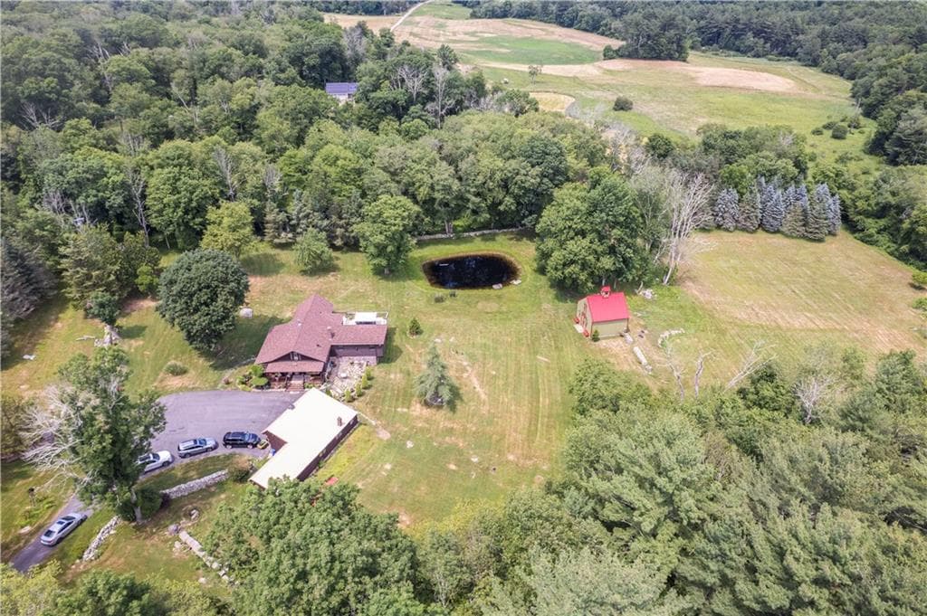 Single Family Residence at 84 Dark Lantern Hill Road, Killingly, photo 11 of 49