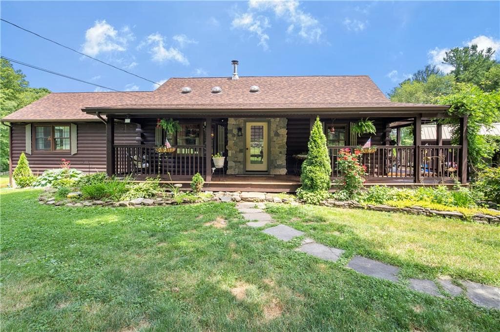 Single Family Residence at 84 Dark Lantern Hill Road, Killingly, photo 4 of 49