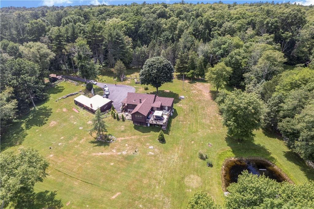 Single Family Residence at 84 Dark Lantern Hill Road, Killingly, photo 8 of 49