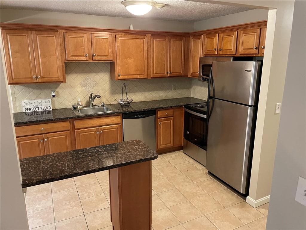 Condominium at 400 New River Road UNIT 402, Lincoln, photo 2 of 15