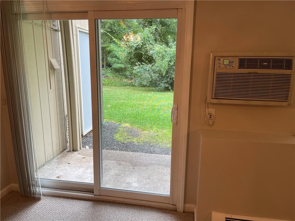 Condominium at 400 New River Road UNIT 402, Lincoln, photo 13 of 15