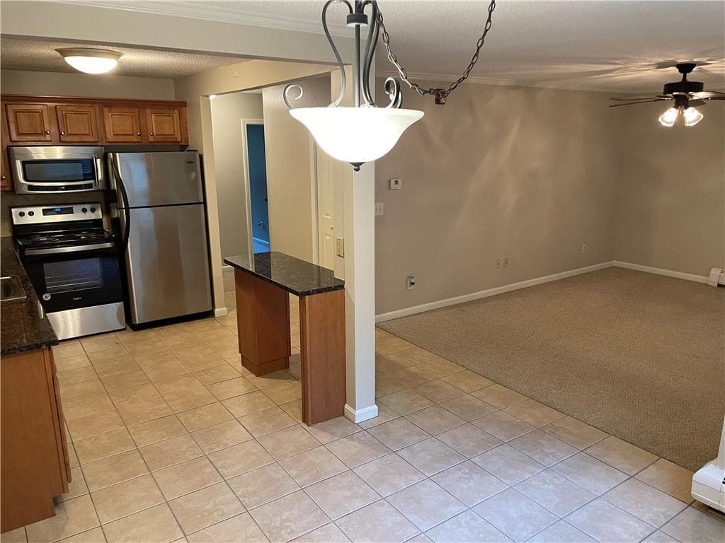Condominium at 400 New River Road UNIT 402, Lincoln, photo 7 of 15