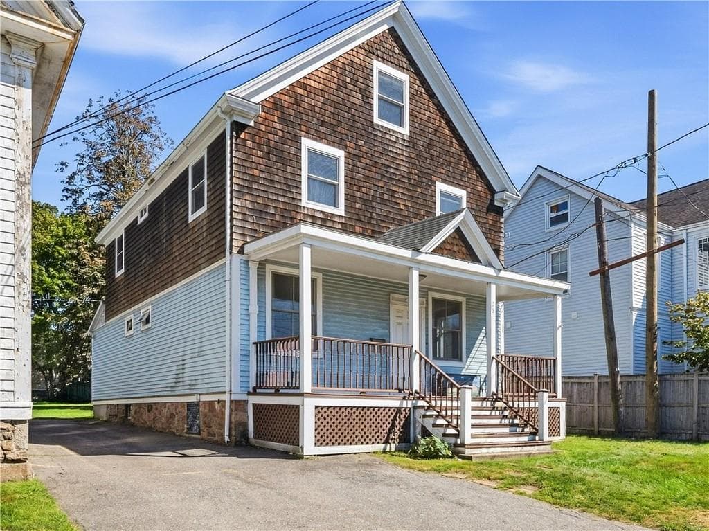 Single Family Residence at 24 26 Annandale Road, Newport, photo 4 of 34