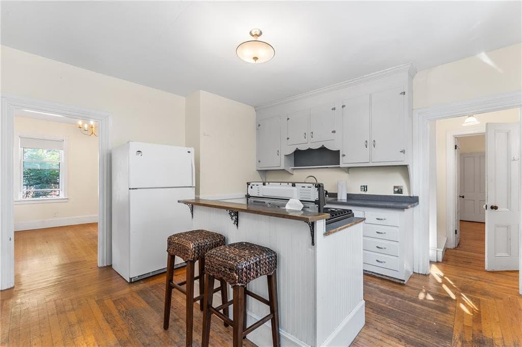 Multi Family at 90 Oak Street, Providence, photo 7 of 37