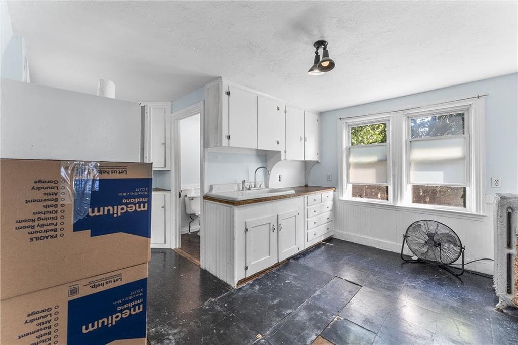 Multi Family at 90 Oak Street, Providence, photo 19 of 37
