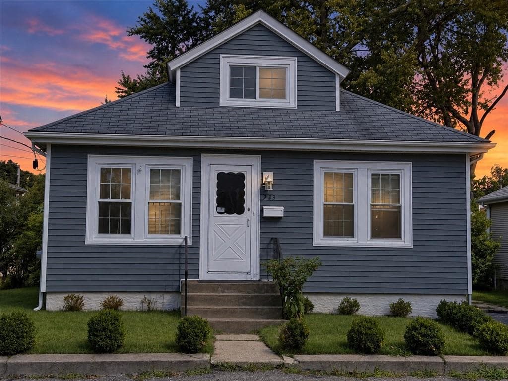 Single Family Residence at 23 Whitford Avenue, Pawtucket, photo 2 of 20