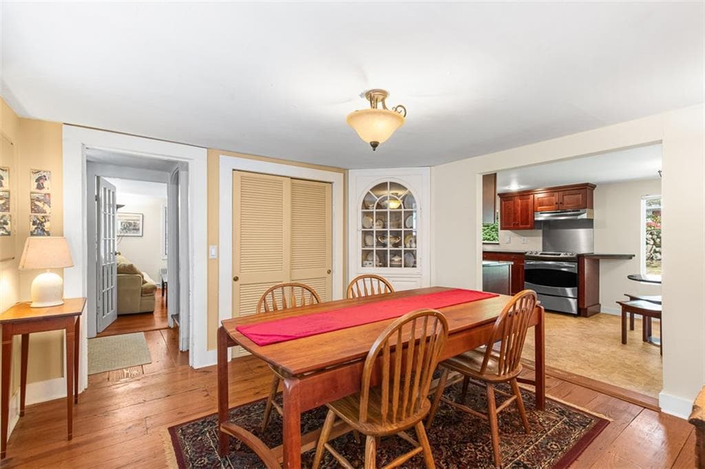 Single Family Residence at 90 Battey Meetinghouse Road, Scituate, photo 7 of 50