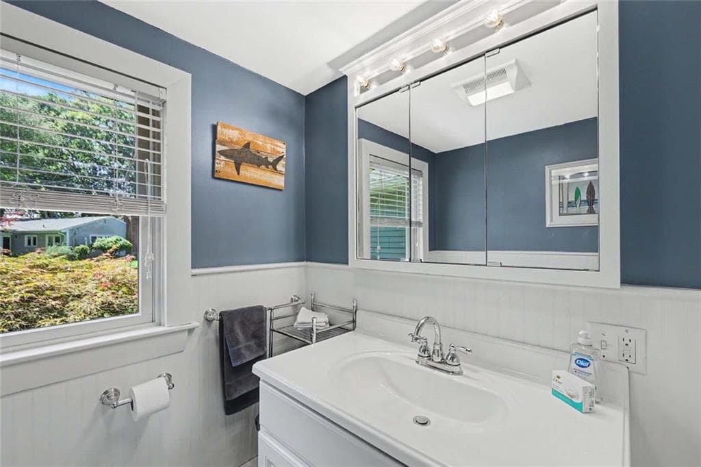 Single Family Residence at 55 Westonia Lane, Warwick, photo 27 of 44