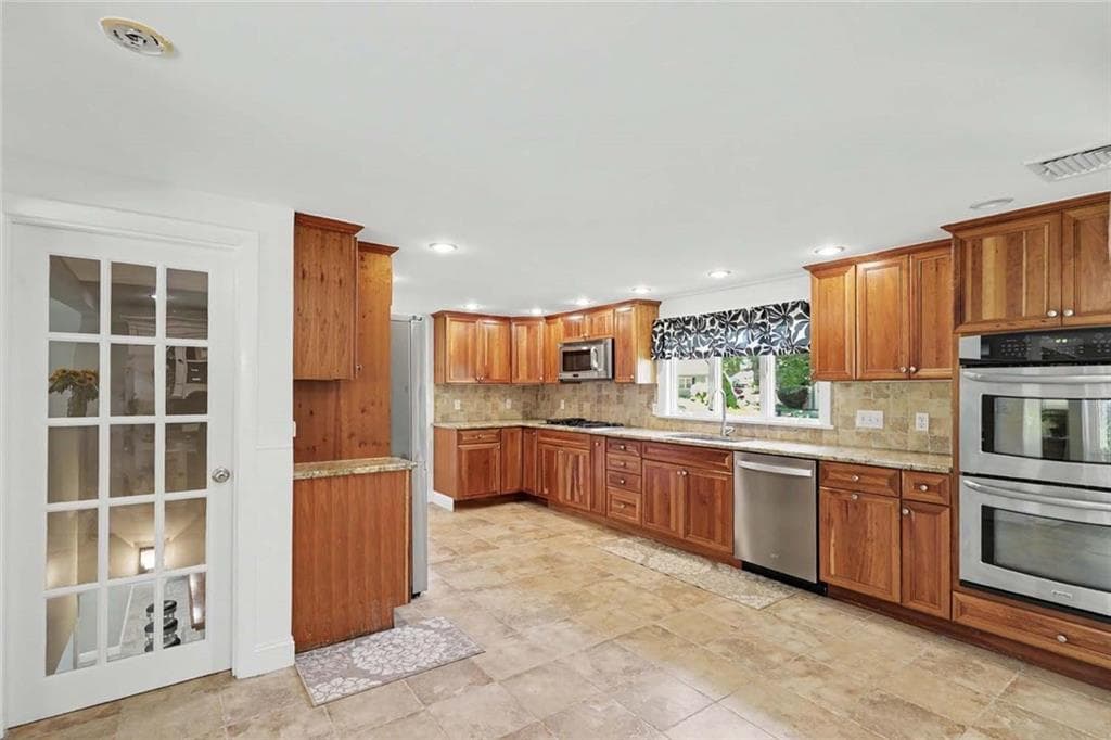 Single Family Residence at 55 Westonia Lane, Warwick, photo 13 of 44