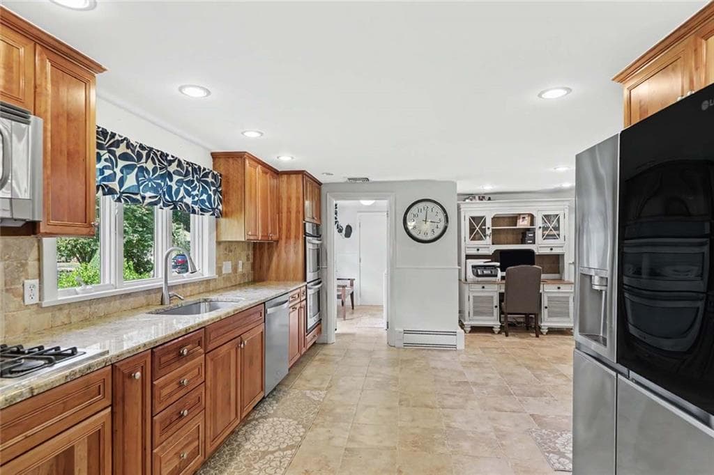 Single Family Residence at 55 Westonia Lane, Warwick, photo 12 of 44
