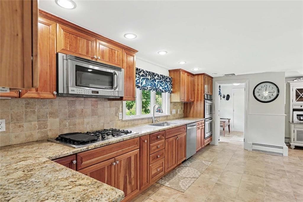 Single Family Residence at 55 Westonia Lane, Warwick, photo 11 of 44