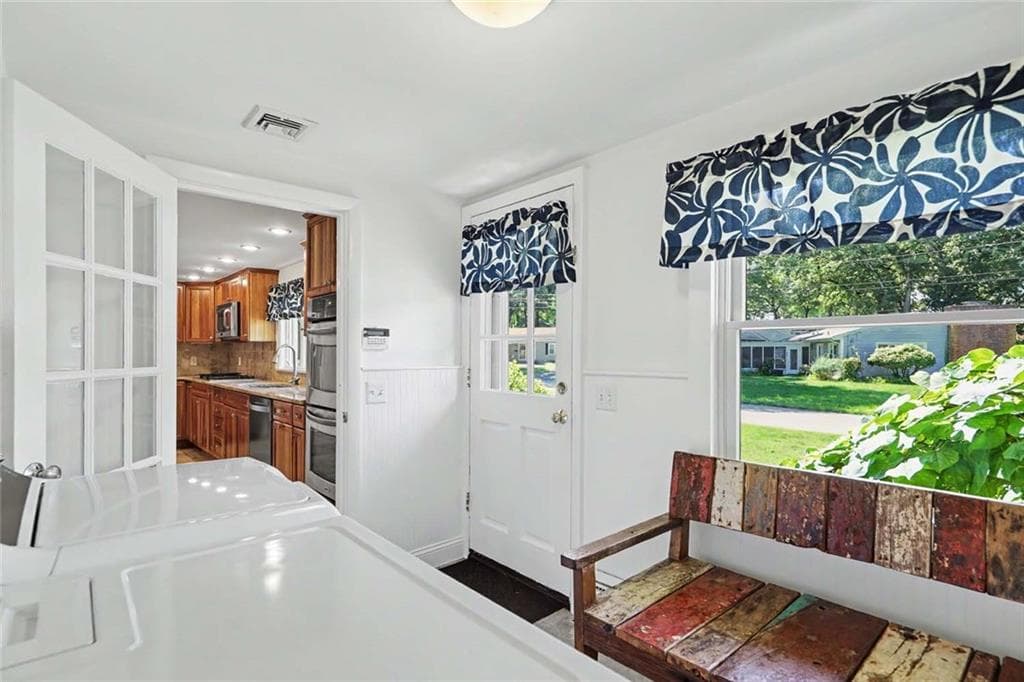 Single Family Residence at 55 Westonia Lane, Warwick, photo 31 of 44
