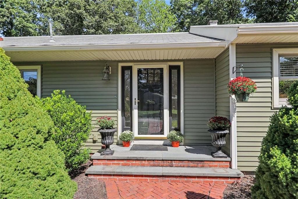 Single Family Residence at 55 Westonia Lane, Warwick, photo 4 of 44