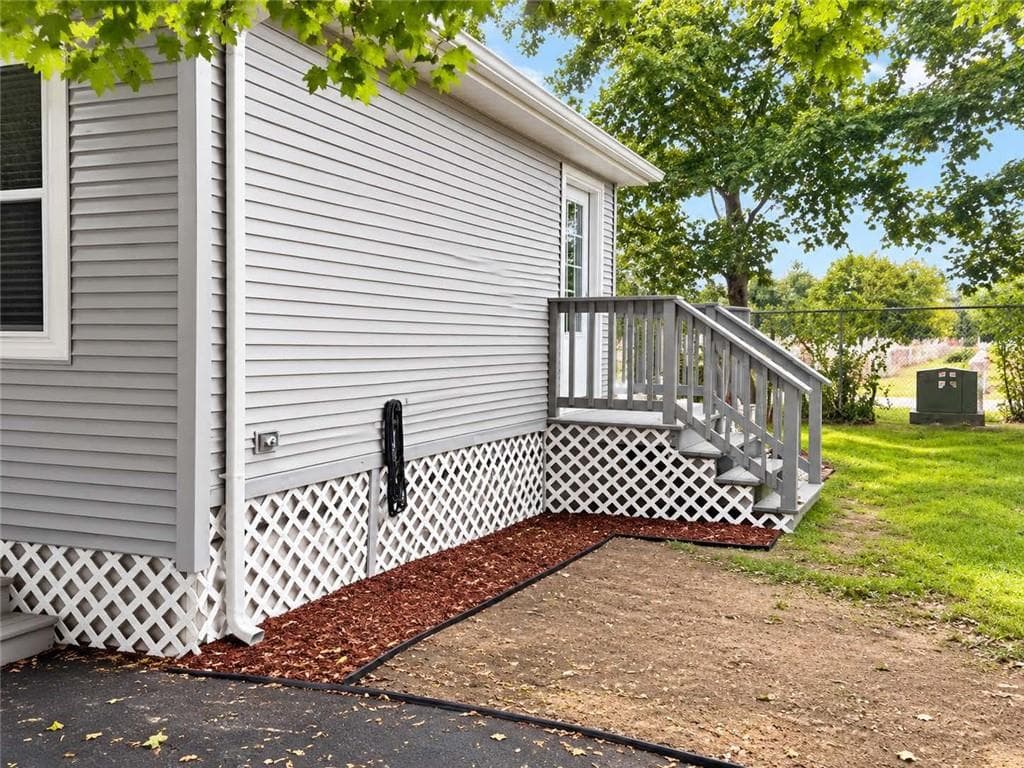 Single Family Residence at 30 Eddington Street, Pawtucket, photo 6 of 27