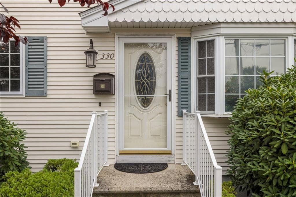 Single Family Residence at 330 Daggett Avenue, Pawtucket, photo 2 of 25
