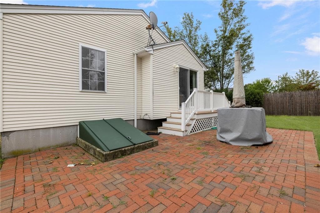 Single Family Residence at 330 Daggett Avenue, Pawtucket, photo 22 of 25
