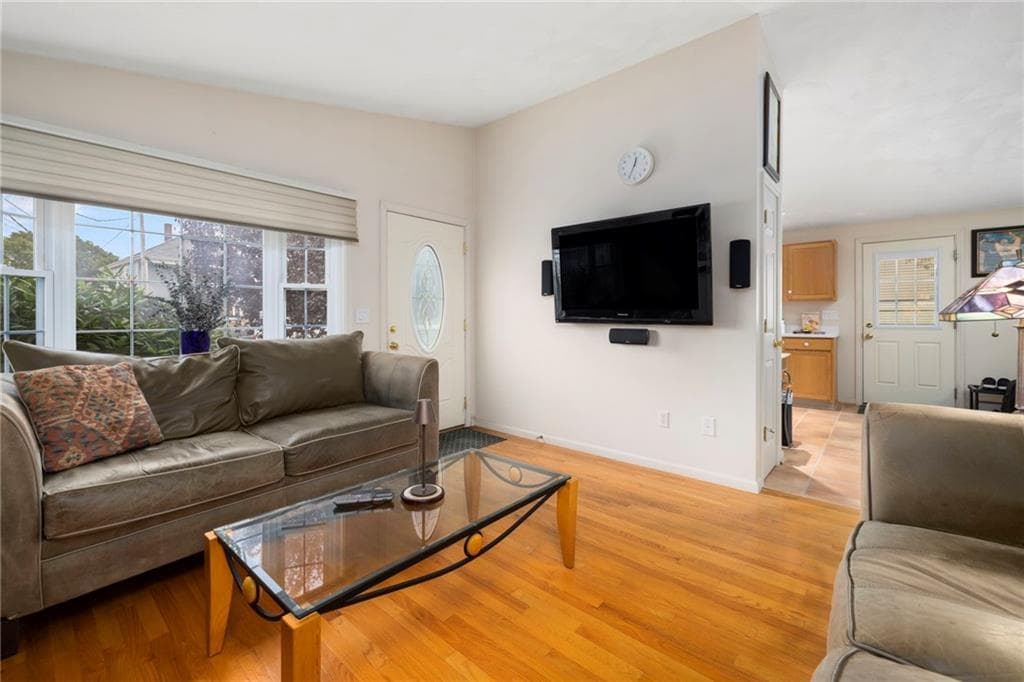 Single Family Residence at 330 Daggett Avenue, Pawtucket, photo 9 of 25