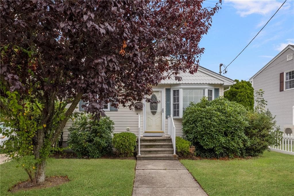 Single Family Residence at 330 Daggett Avenue, Pawtucket, photo 25 of 25