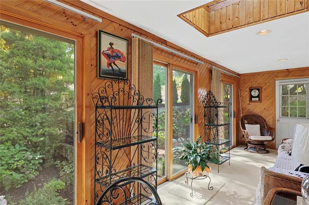 Single Family Residence at 14 Sweet Hill Drive, Johnston, photo 14 of 50