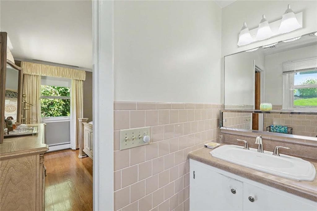 Single Family Residence at 14 Sweet Hill Drive, Johnston, photo 31 of 50