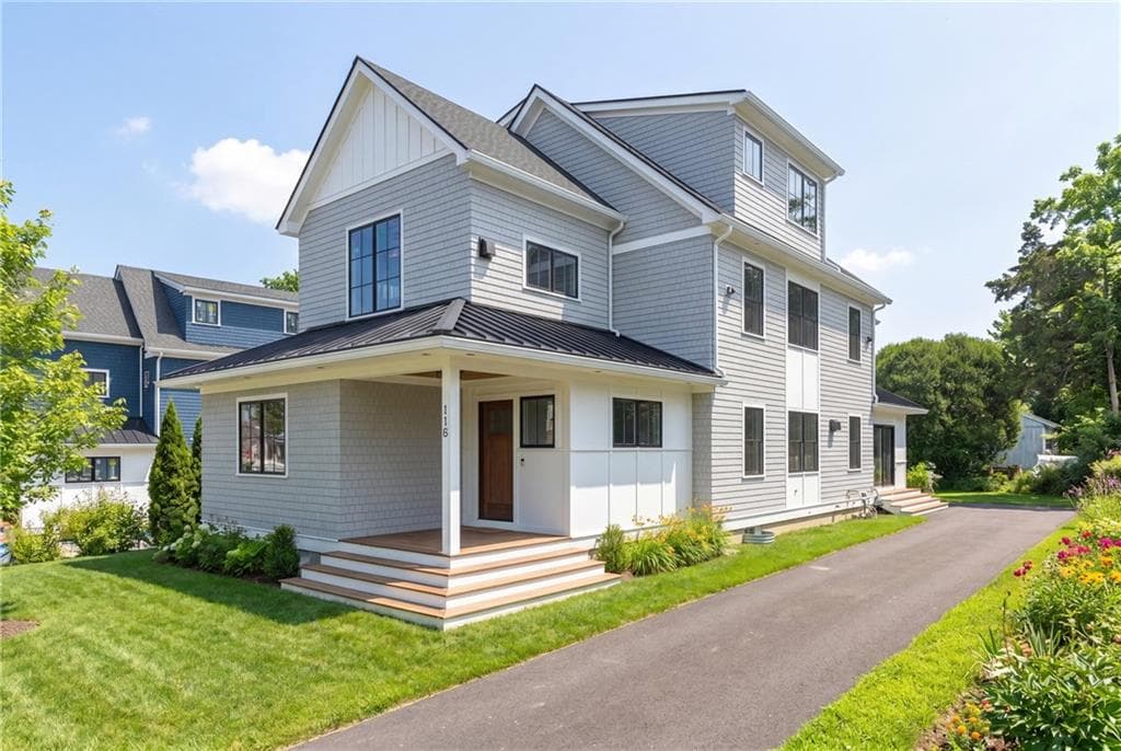 Single Family Residence at 118 Newport Avenue, Middletown, photo 5 of 41