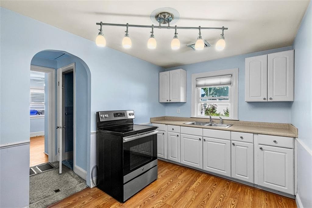 Single Family Residence at 93 Pine Crest Drive, East Providence, photo 26 of 33