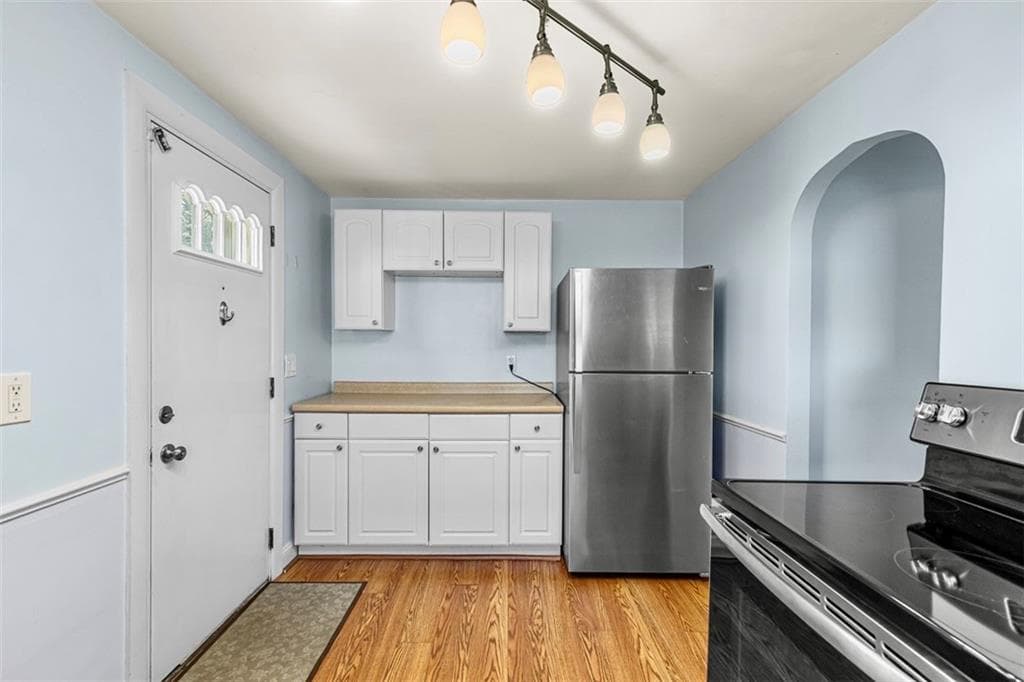Single Family Residence at 93 Pine Crest Drive, East Providence, photo 28 of 33