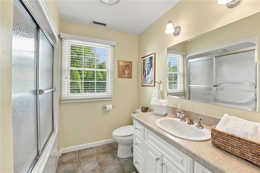 Single Family Residence at 10 Jay Court, Cranston, photo 26 of 48
