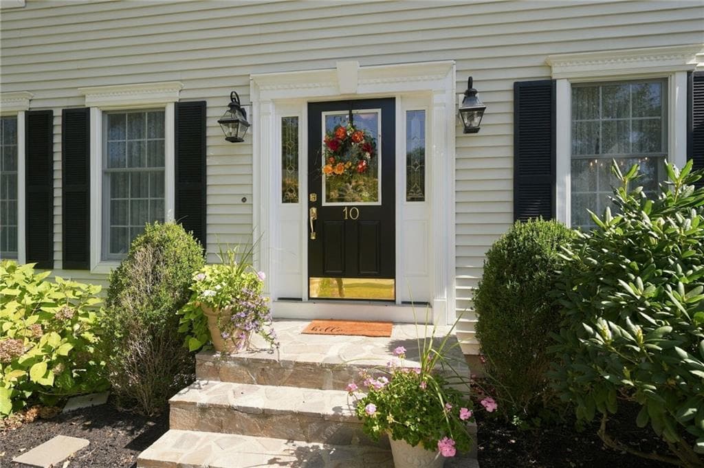 Single Family Residence at 10 Jay Court, Cranston, photo 7 of 48