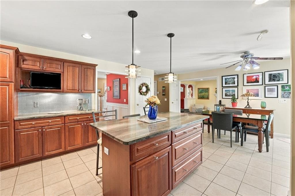 Single Family Residence at 10 Jay Court, Cranston, photo 10 of 48