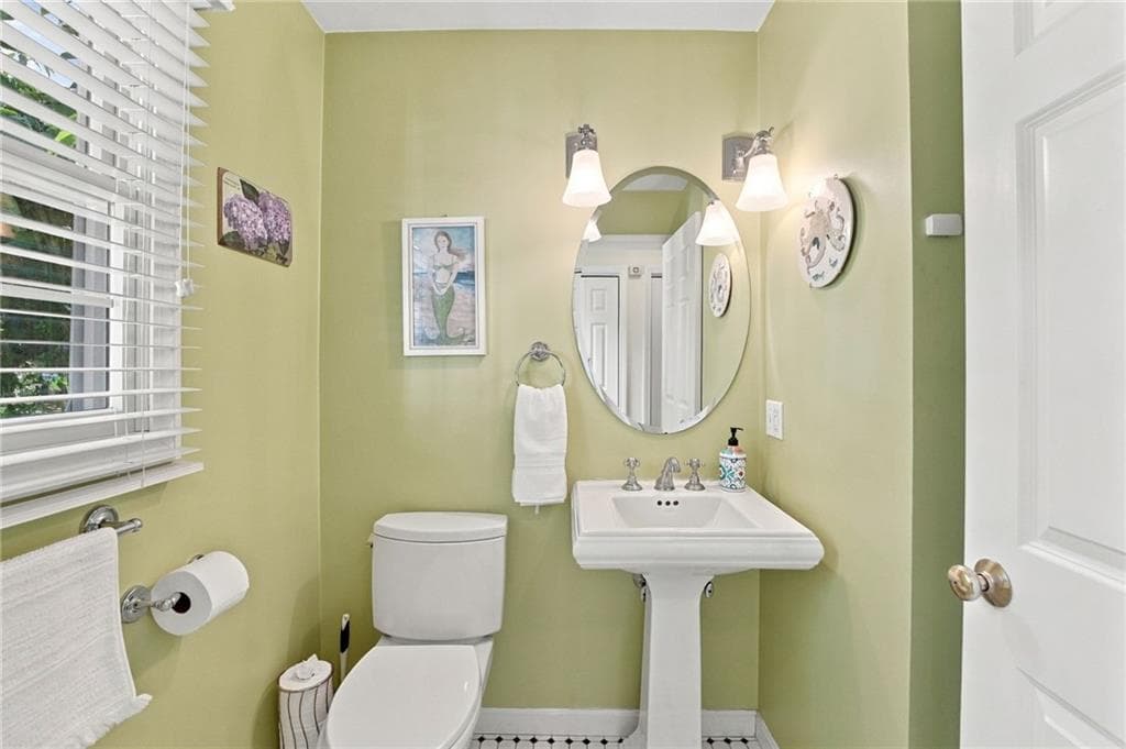 Single Family Residence at 10 Jay Court, Cranston, photo 21 of 48