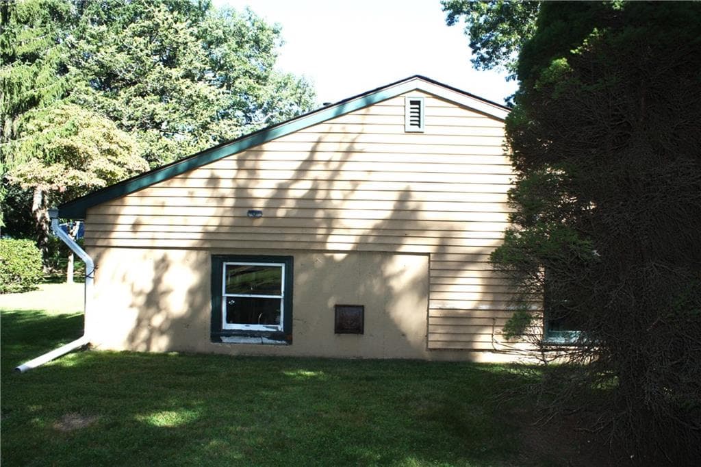 Single Family Residence at 581 Saugatucket Road, South Kingstown, photo 11 of 14